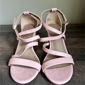 (SOLD) Sun + Stone Estrella Block-Heel
Pumps (US size 8)